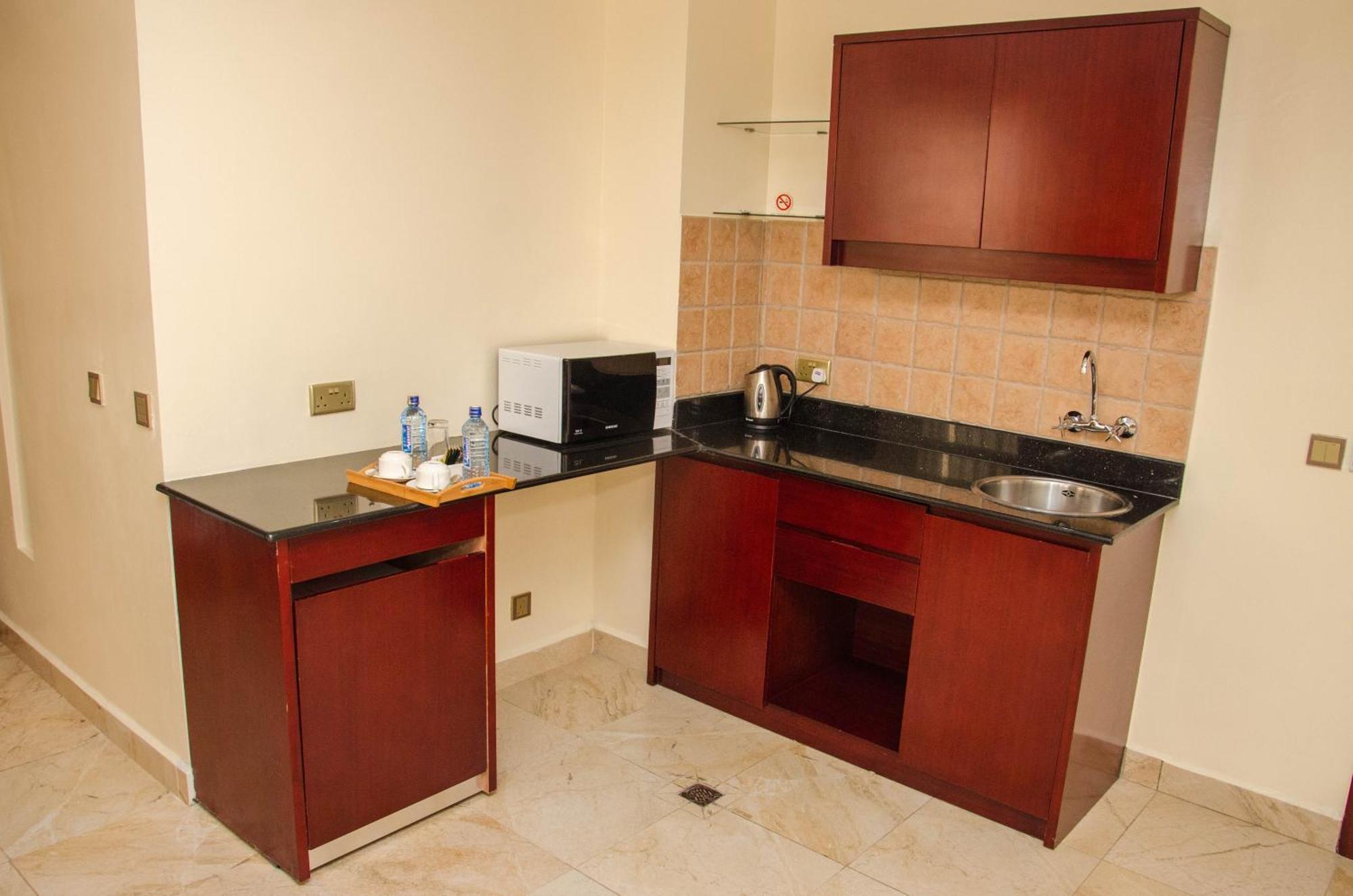 Saab Royale Hotel Nairobi Habitación foto